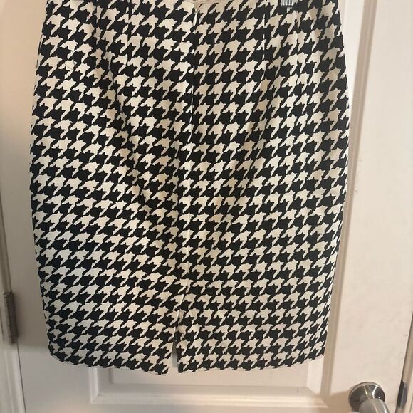 The Limited vintage Black and White Houndstooth Pencil Skirt size 10 EUC - Picture 3 of 3